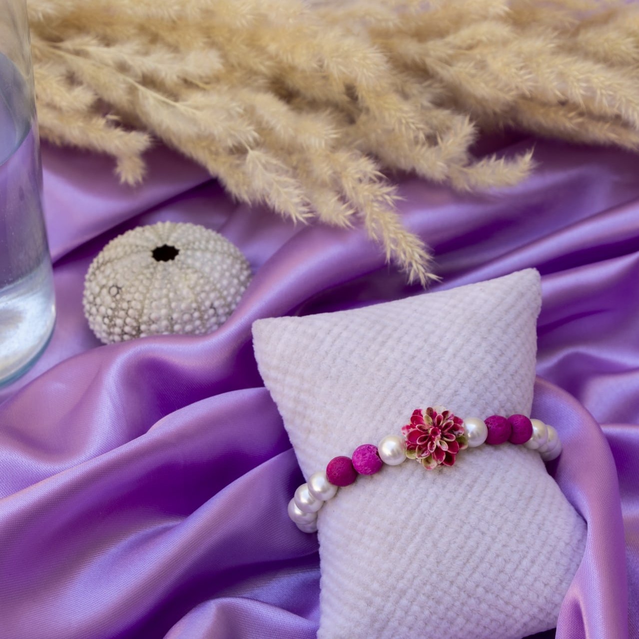 دستبند  مرواریدی طرح گل 
26417
