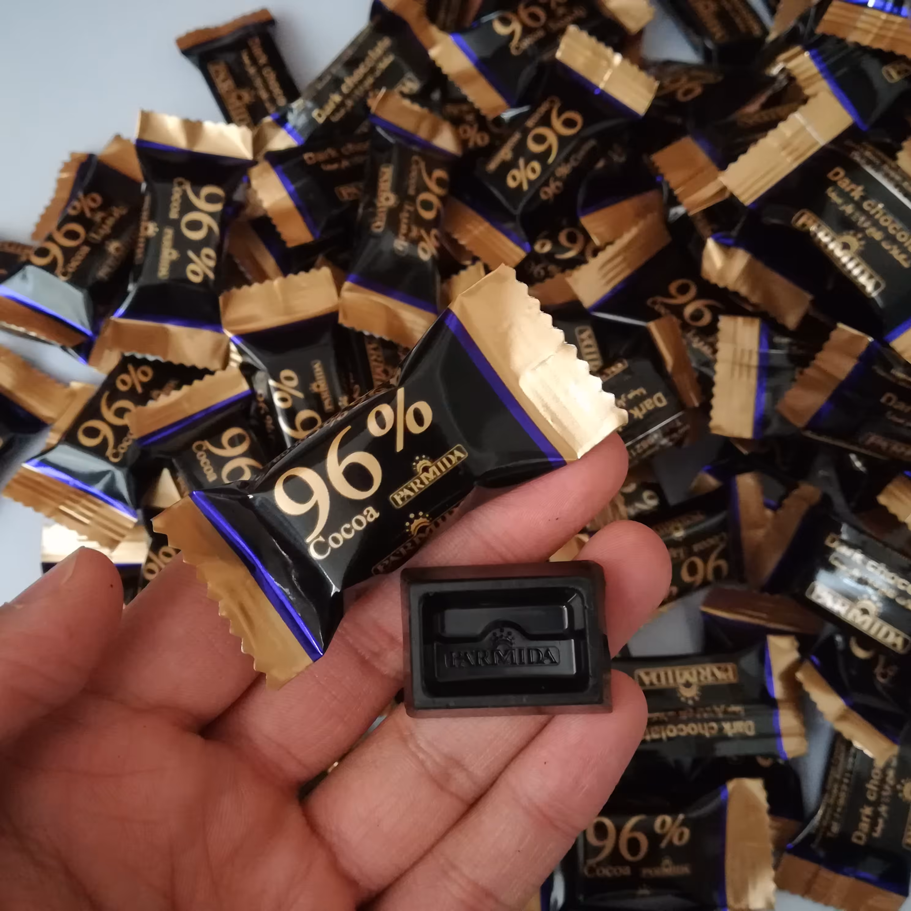 کاکائو تلخ 96 درصد پارمیدا 250 گرمی (طعم واقعی شکلات)(شکلات تلخ پارمیدا) 