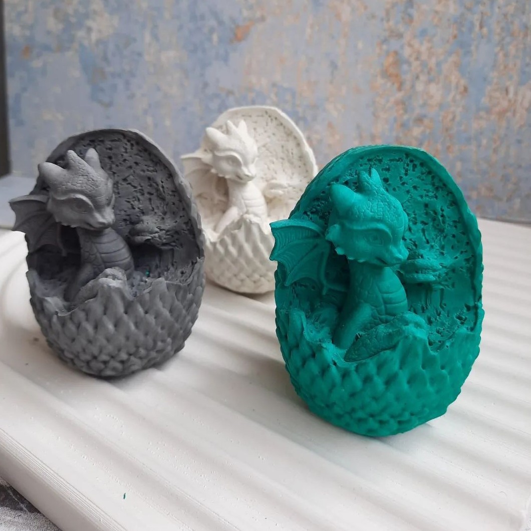 مجسمه اژدهای تخم مرغی نماد سال 1403