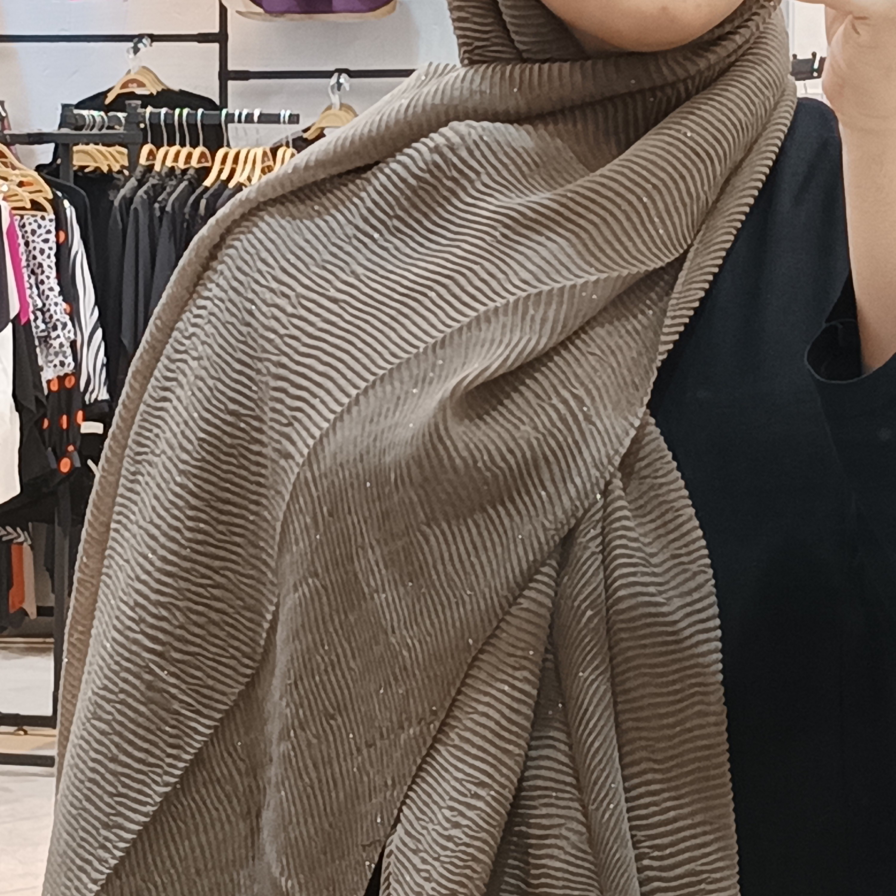 شال پلیسه اکلیلی