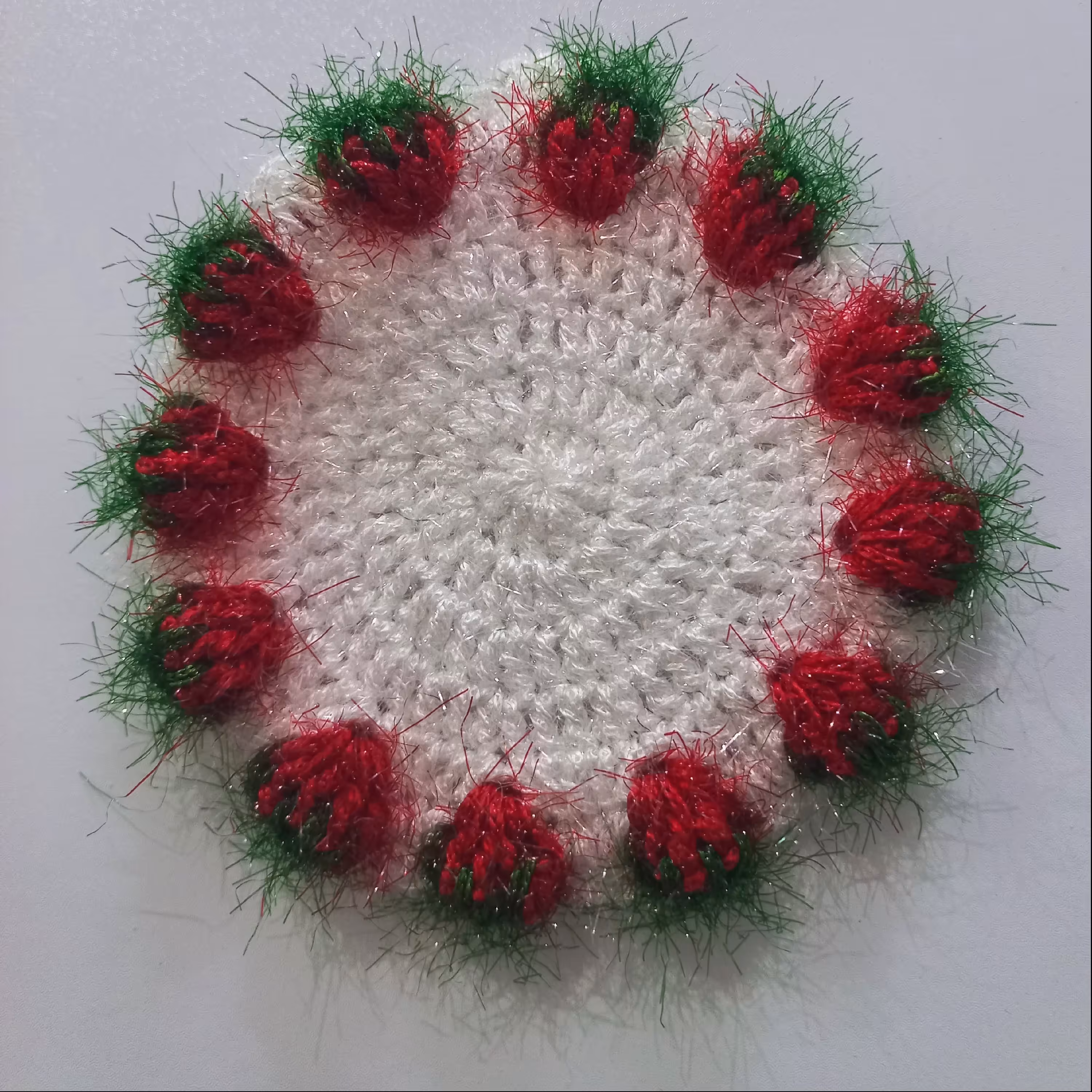 اسکاج بافتنی ظرفشویی گرد با حاشیه توت فرنگی  