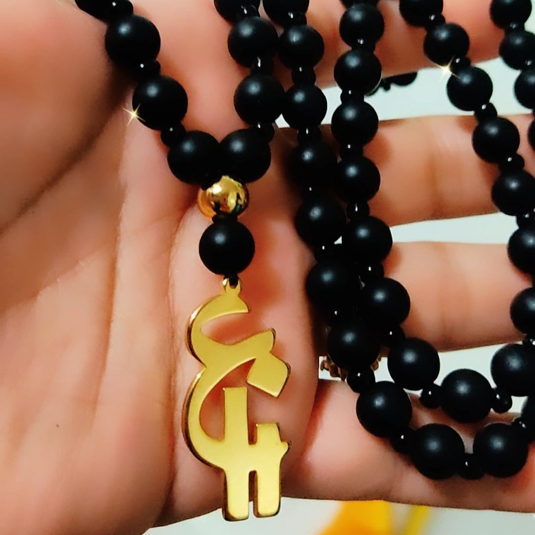 گردنبند اسم علی  با مهره های مشکی اونیکس و حدید