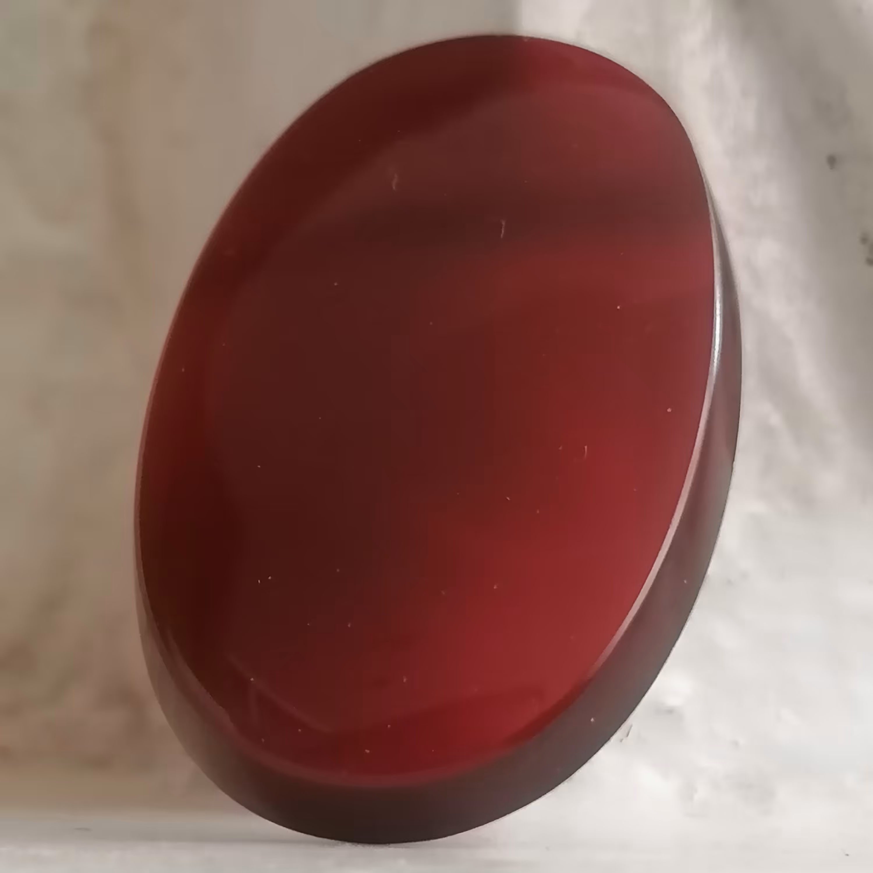 نگین عقیق خوش رنگ و طبع و آبدار بسیار زیبا و شفاف 