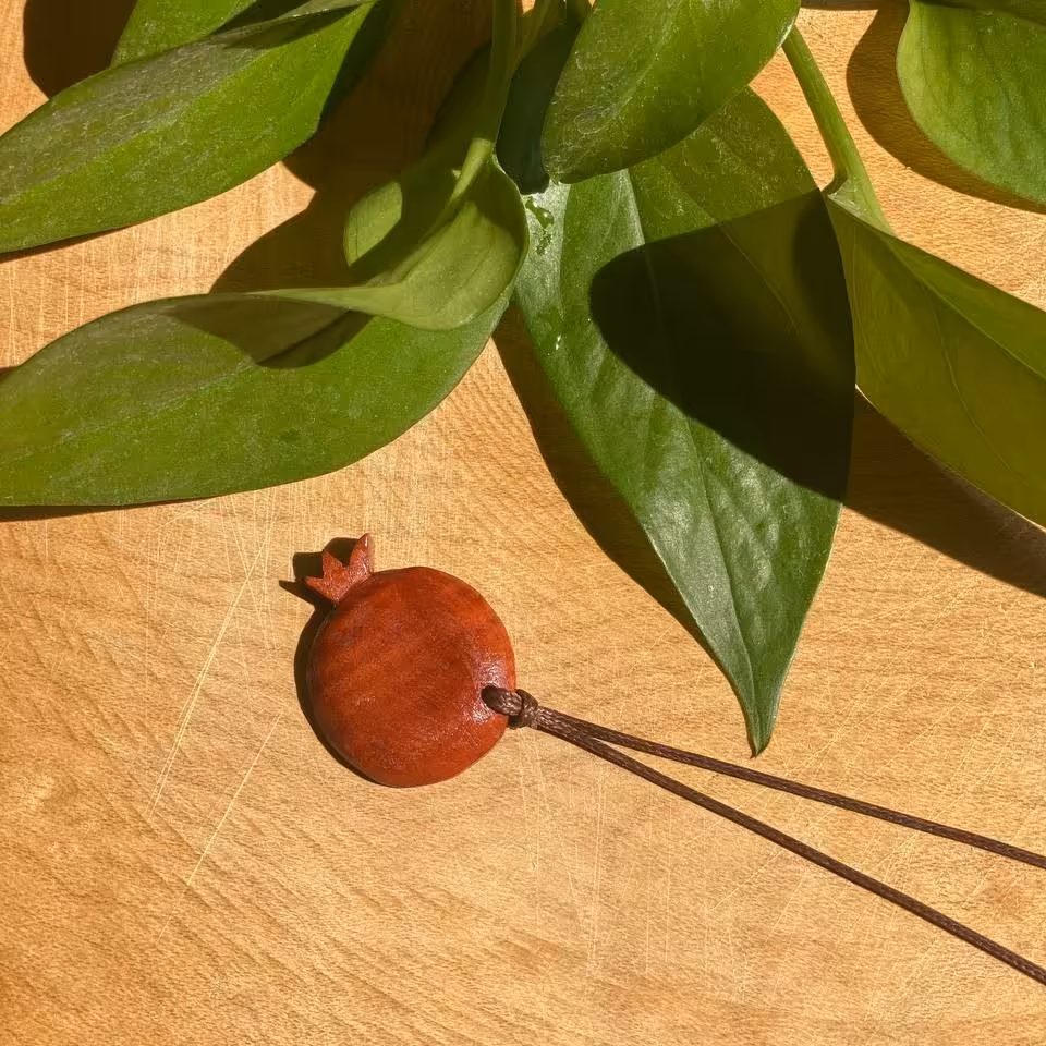 گردنبند انار چوب عناب 