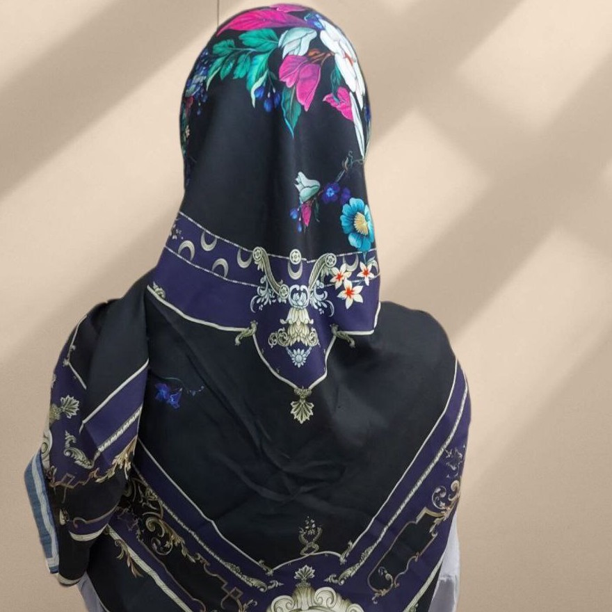 روسری سوپر نخ اعلا در طرحبندی شیک و جدید قواره بزرگ