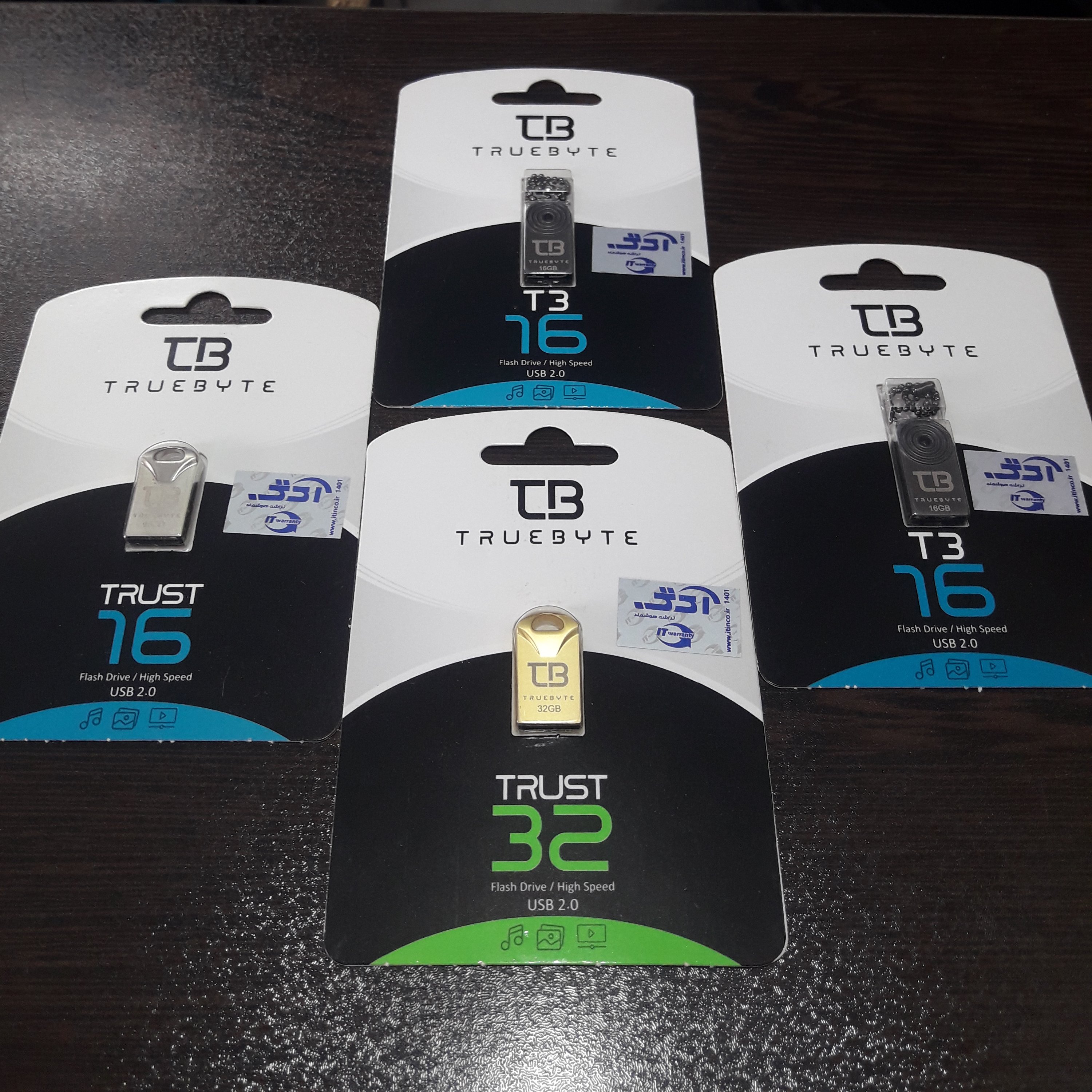 فلش مموری16گیگ با گارانتی 10ساله وسرعت بالا