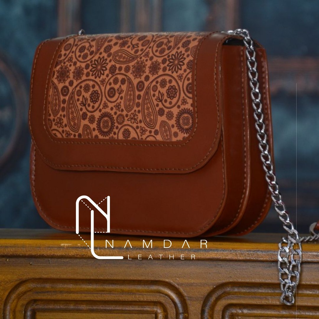 کیف دوشی زنانه چرم طبیعی گاوی