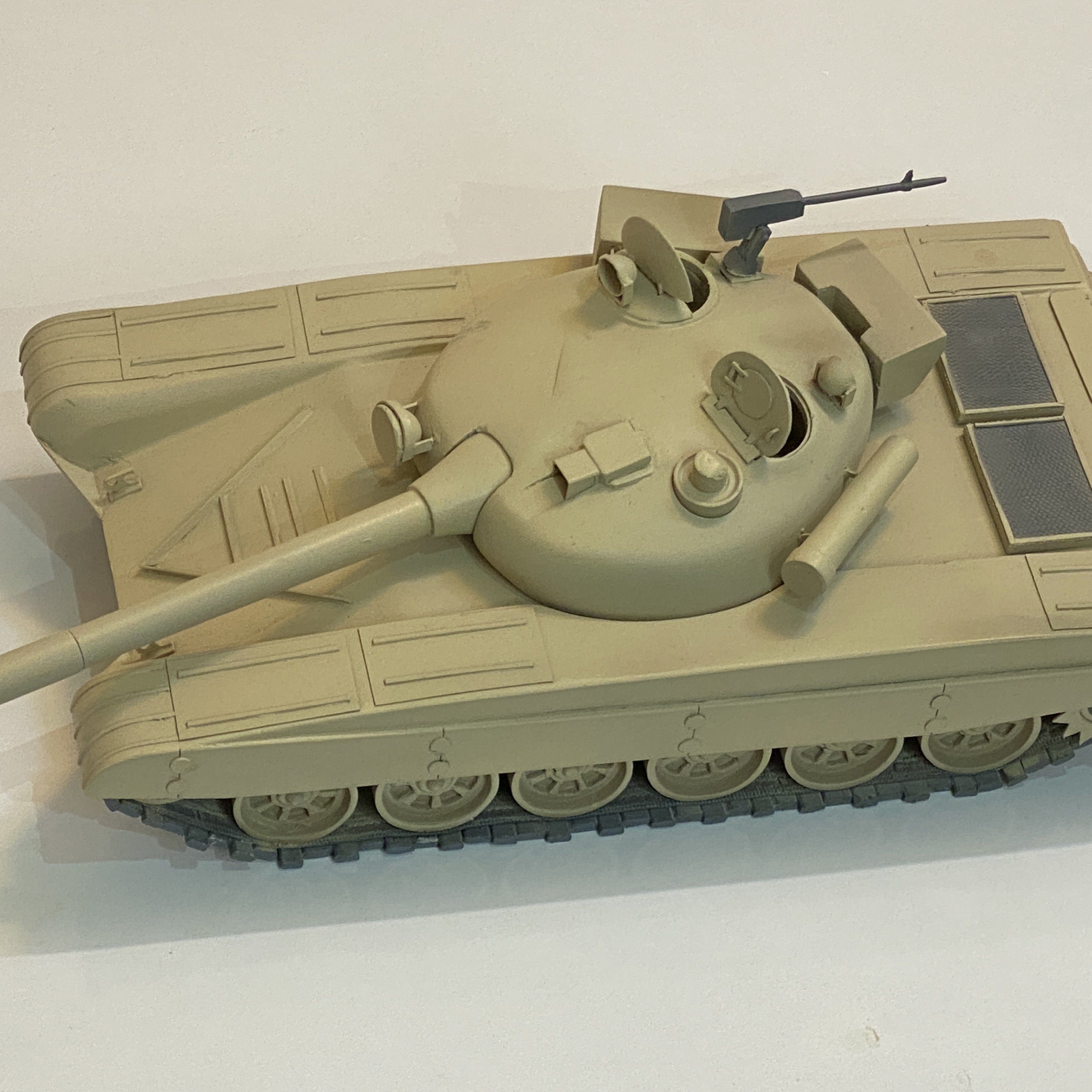 ماکت چوبی کاملا دست ساز تانک T-72 با کیفیت ساخت بسیار بالا  اندازه 40 سانتی متر