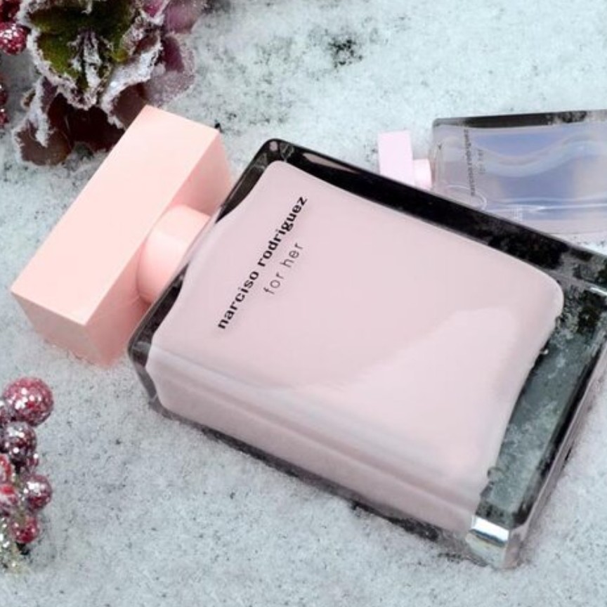 عطر نارسیسو رودریگز زنانه خالص درجه یک (قیمت به ازای هر گرم عطر خالص میباشدحداقل خرید 4 گرم)