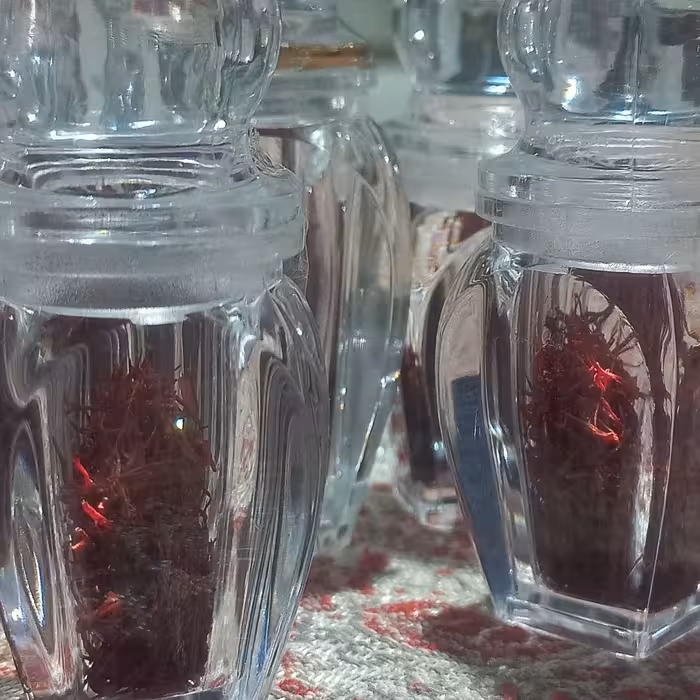 زعفران سرگل اعلا 2 گرمی خوش عطر و رنگ مستقیم از خراسان جنوبی (بیرجند)