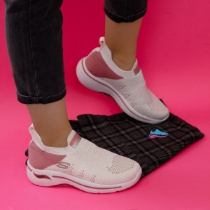 کتانی اسکیچرز