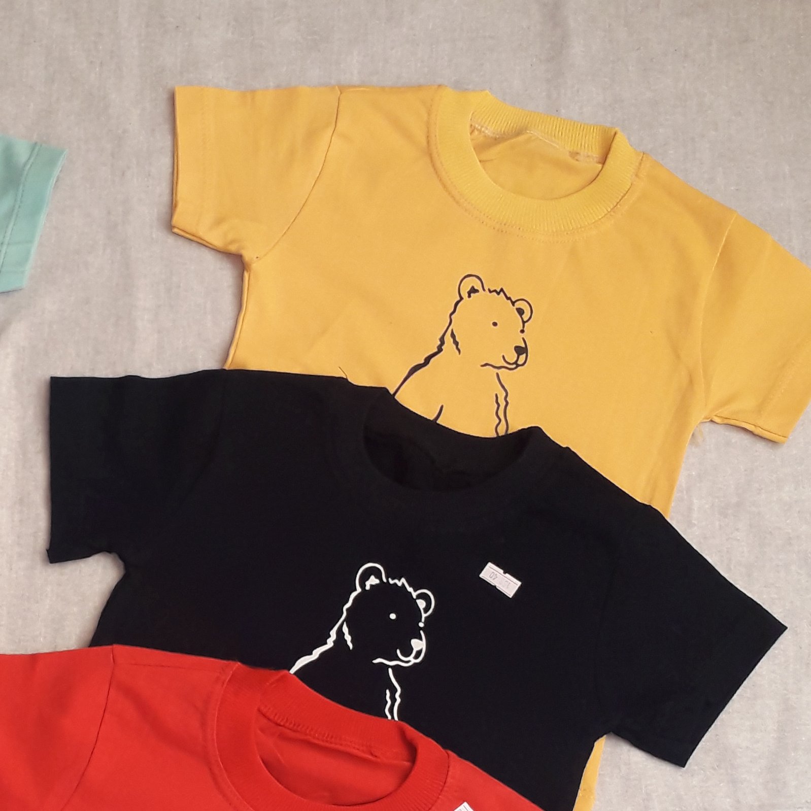 تیشرت شلوارک نخی با شلوارک لی کاغذی سایز 35 و 40