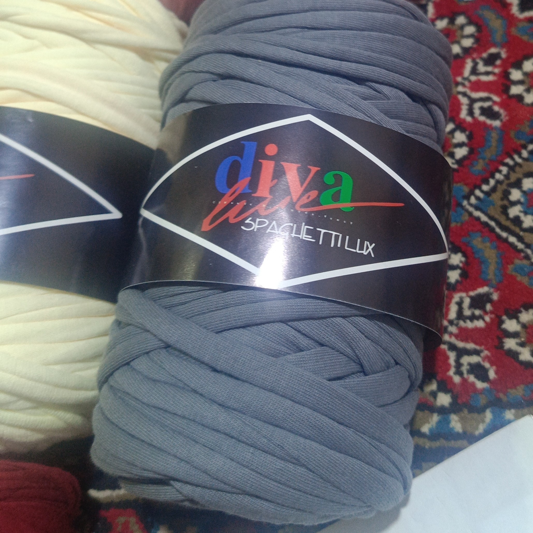 نخ تریکو 460 گرمی مارک دیوا رنگ خاکستری