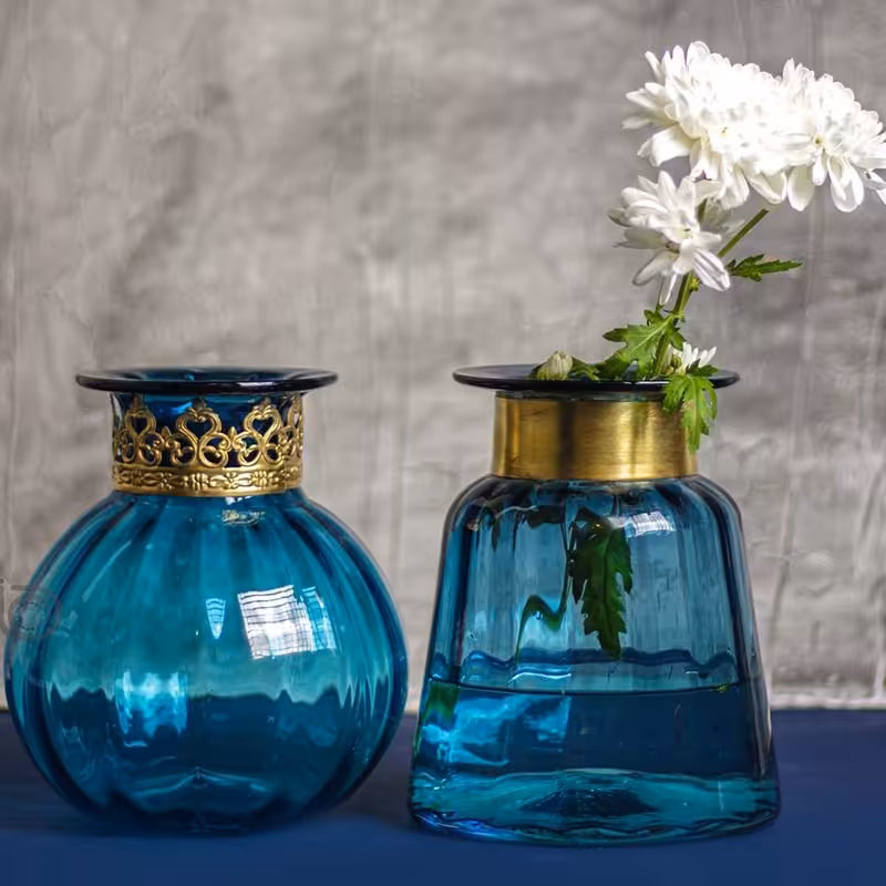 گلدان شیشه ای طوق دار