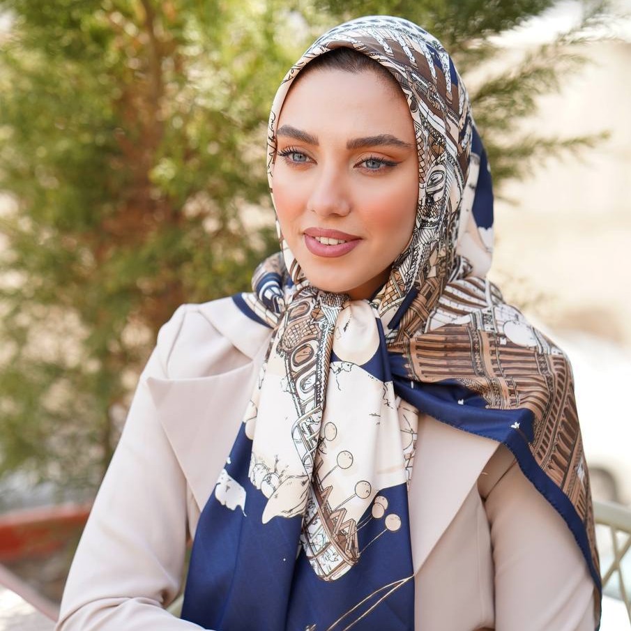 روسری ابریشم توییل رنگ مشکی طرح بالن3