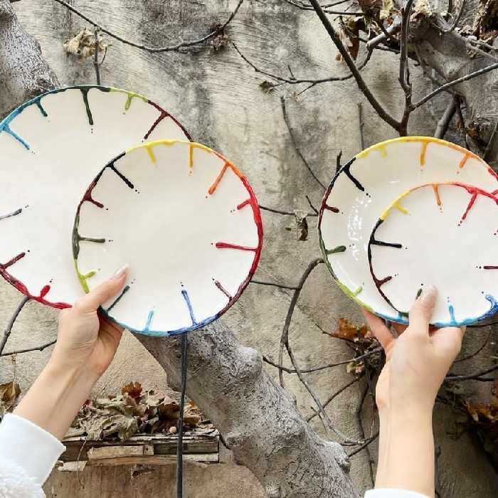 بشقاب سرامیکی رنگی 20 سانت  دست ساز و مناسب برای استفاده روزمره 