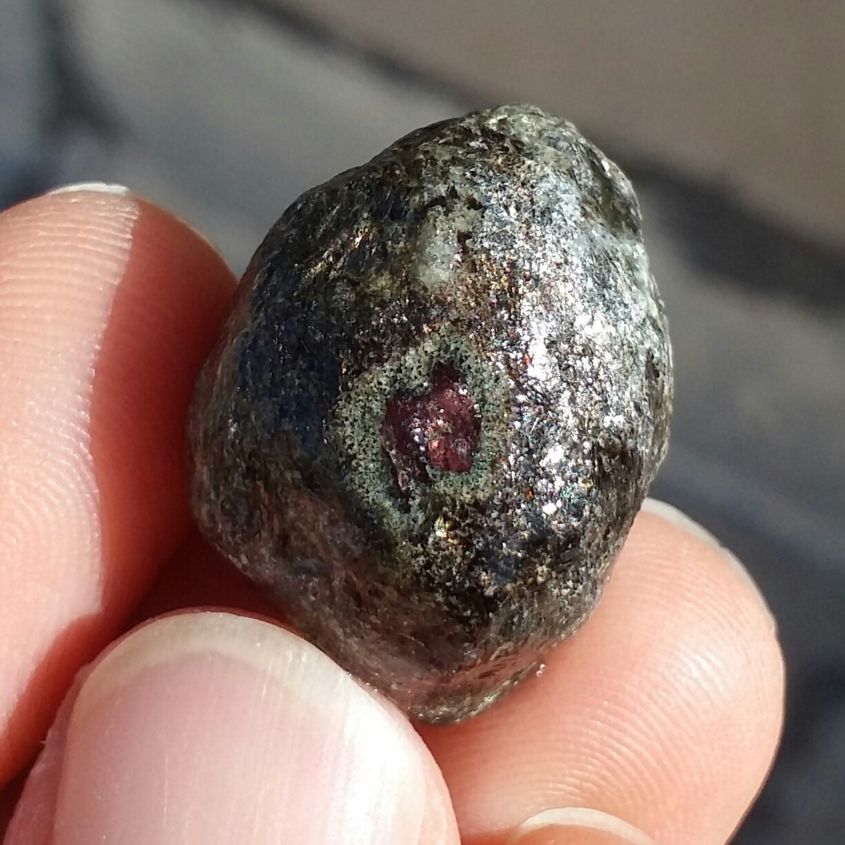 سنگ راف خام وارداتی گارنت جواهراتی محشر 100 در 100 طبیعی شاااهکار خلقت
بی نظیر شاهکار خلقت
کد 10961