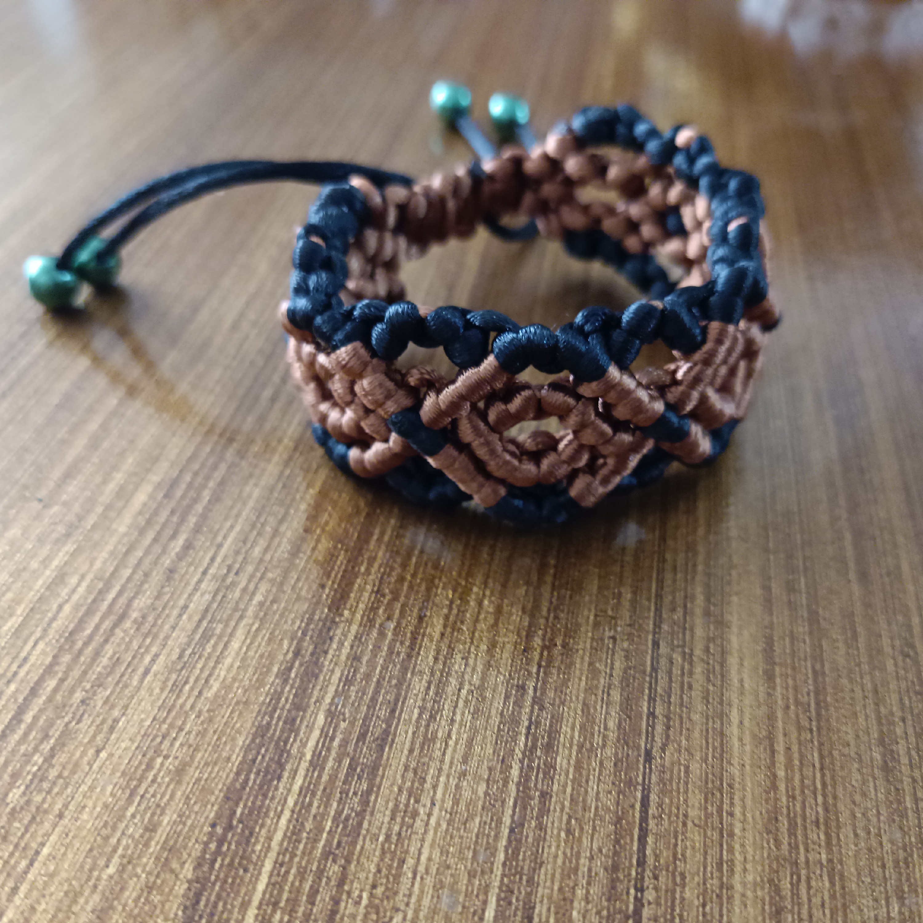 دستبند فانتزی دستبافت طرح دوستی