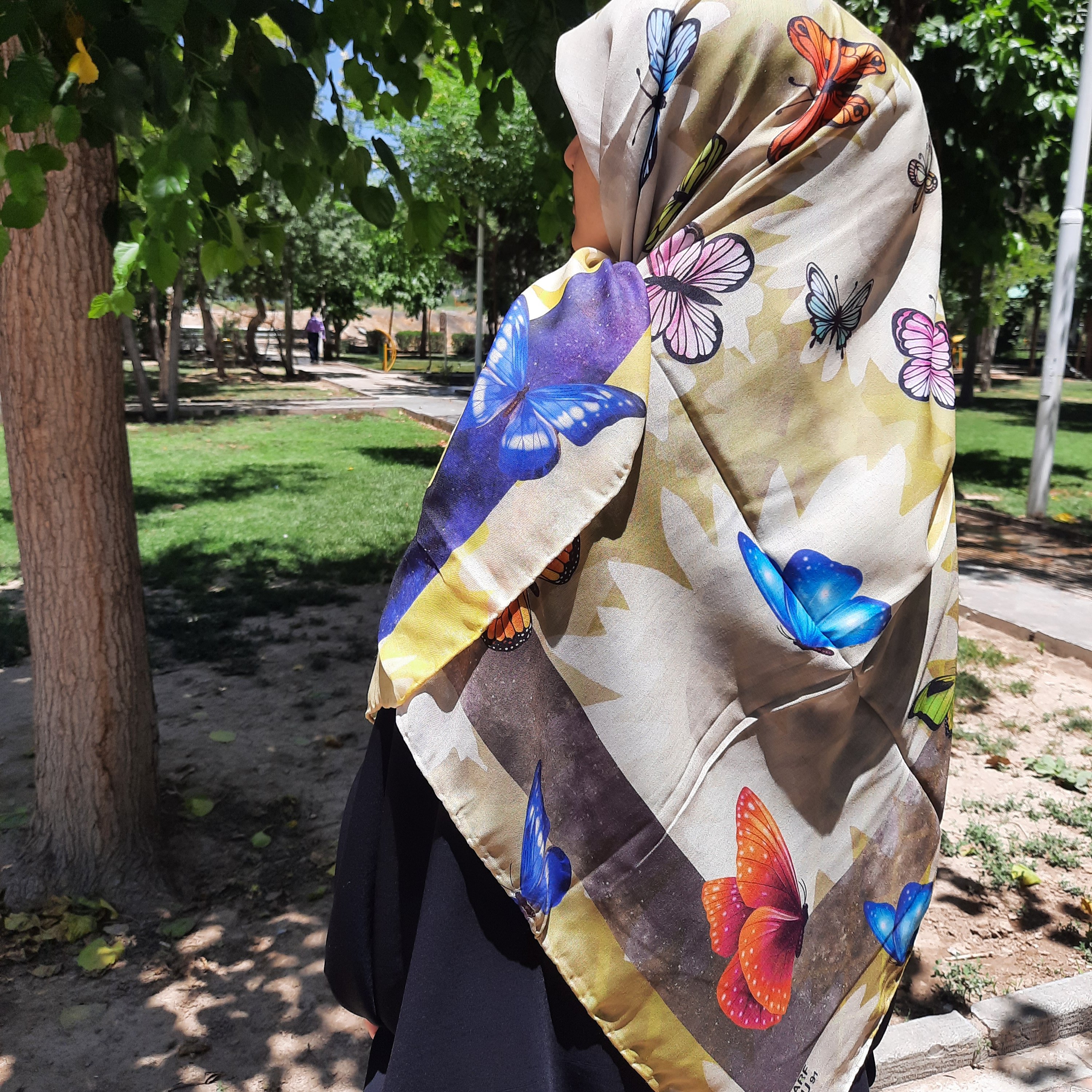 روسری پروانه