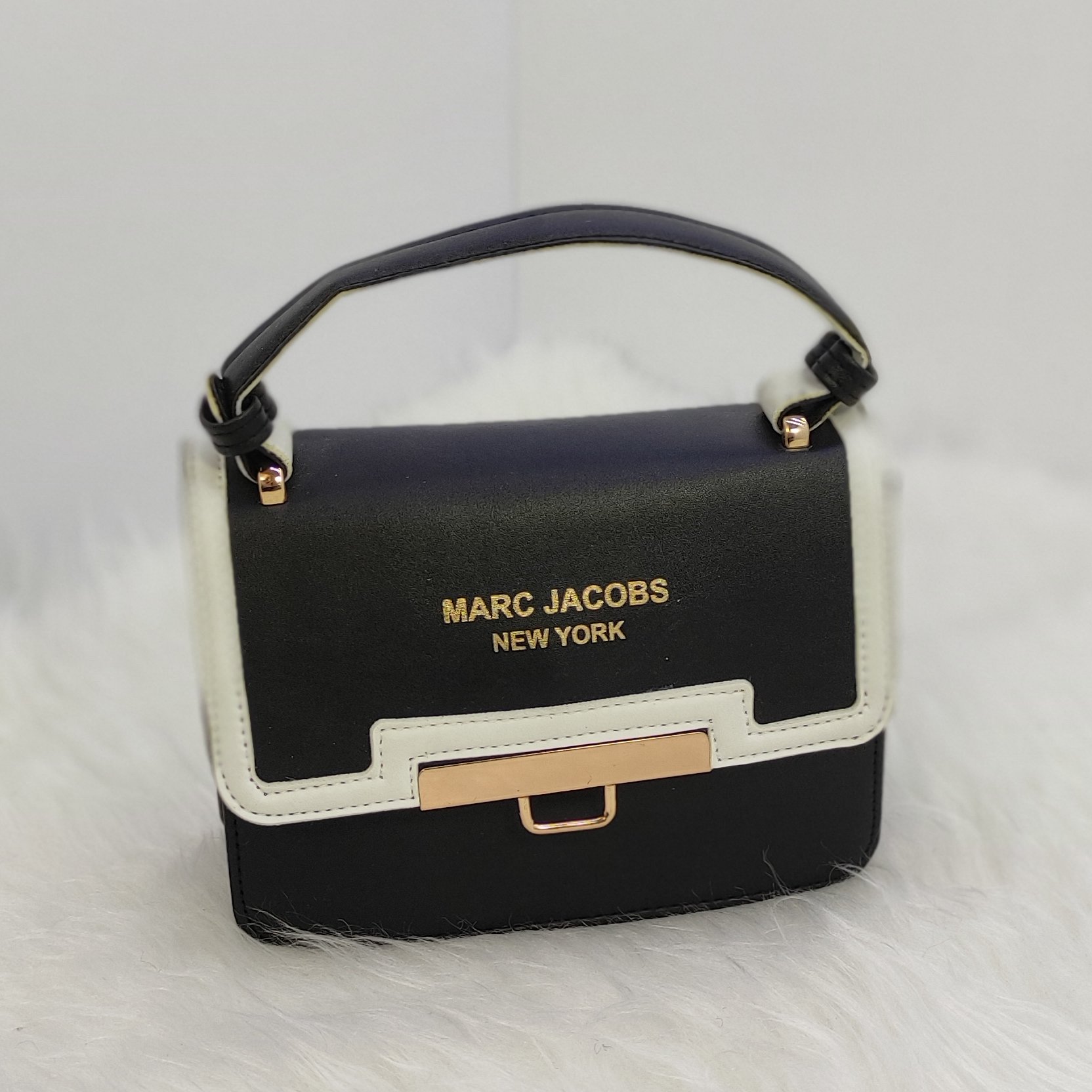 کیف پاسپورتی  در سه رنگ ترکیب رنگ زیبا ارسال رایگان 