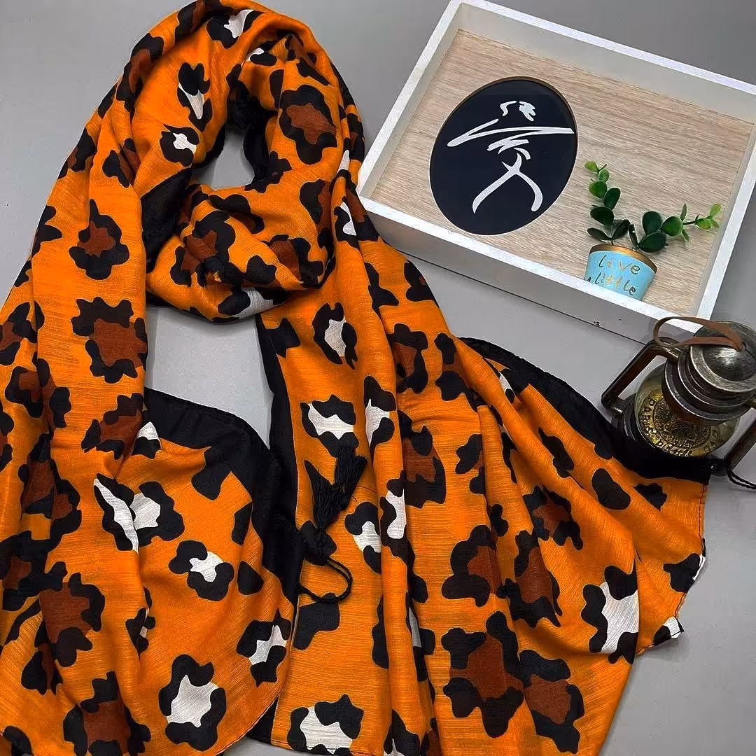 شال نخی منگوله  طرح پوست گاوی