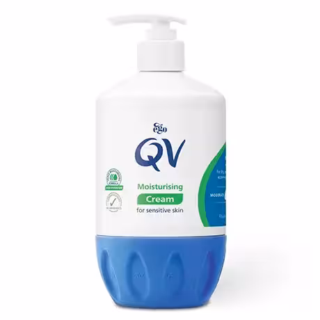 کرم مرطوب کننده پوست حساس کیووی QV