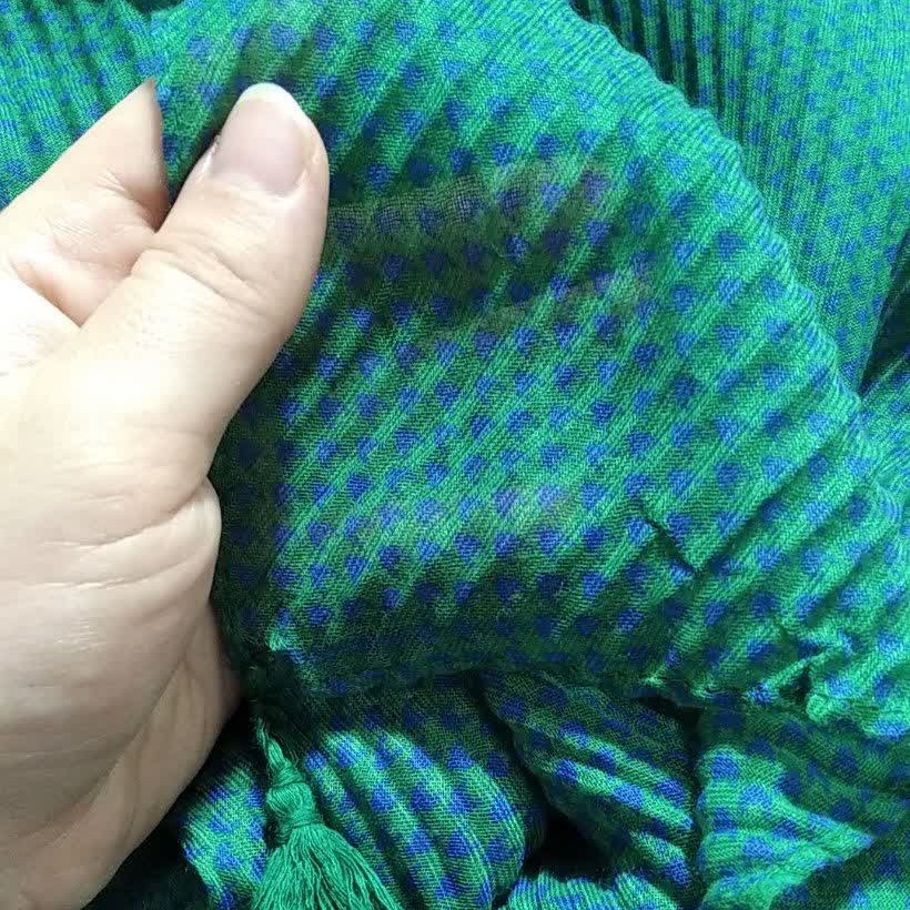 شال سوپر نخ وارداتی رنگ سبز منگوله دار