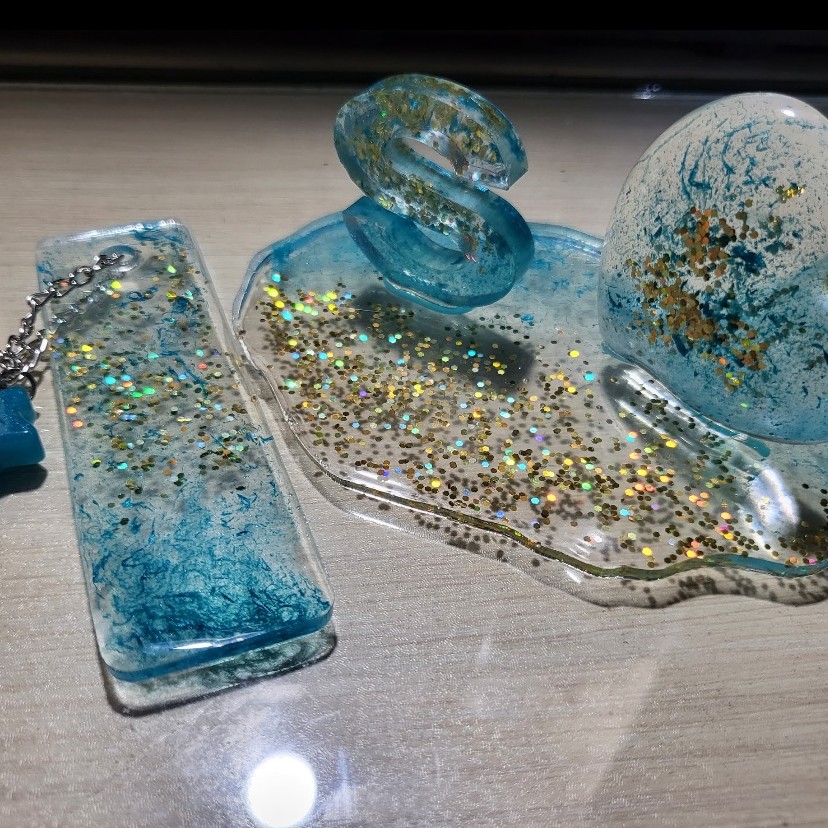 رومیزی رزین اپوکسی با اسم و طرح دلخواه برای شما که بهترین هستید 