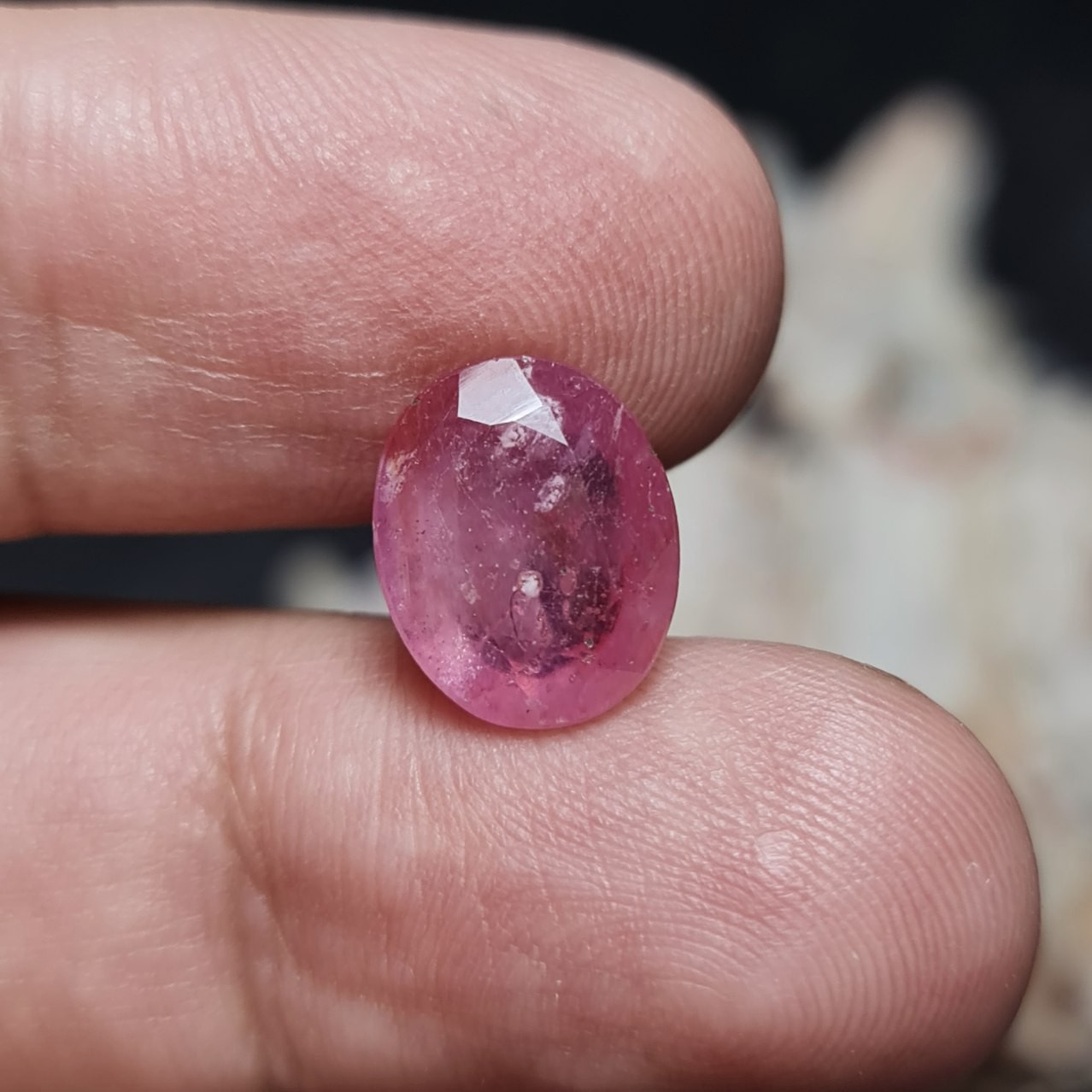  نگین فوق العاده زیبای یاقوت سرخ اصل معدنی با وزن 6 قیراط 
کد  26800
