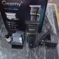 ریش تراش Geemy  با جنس و مدل عالی و طلایی