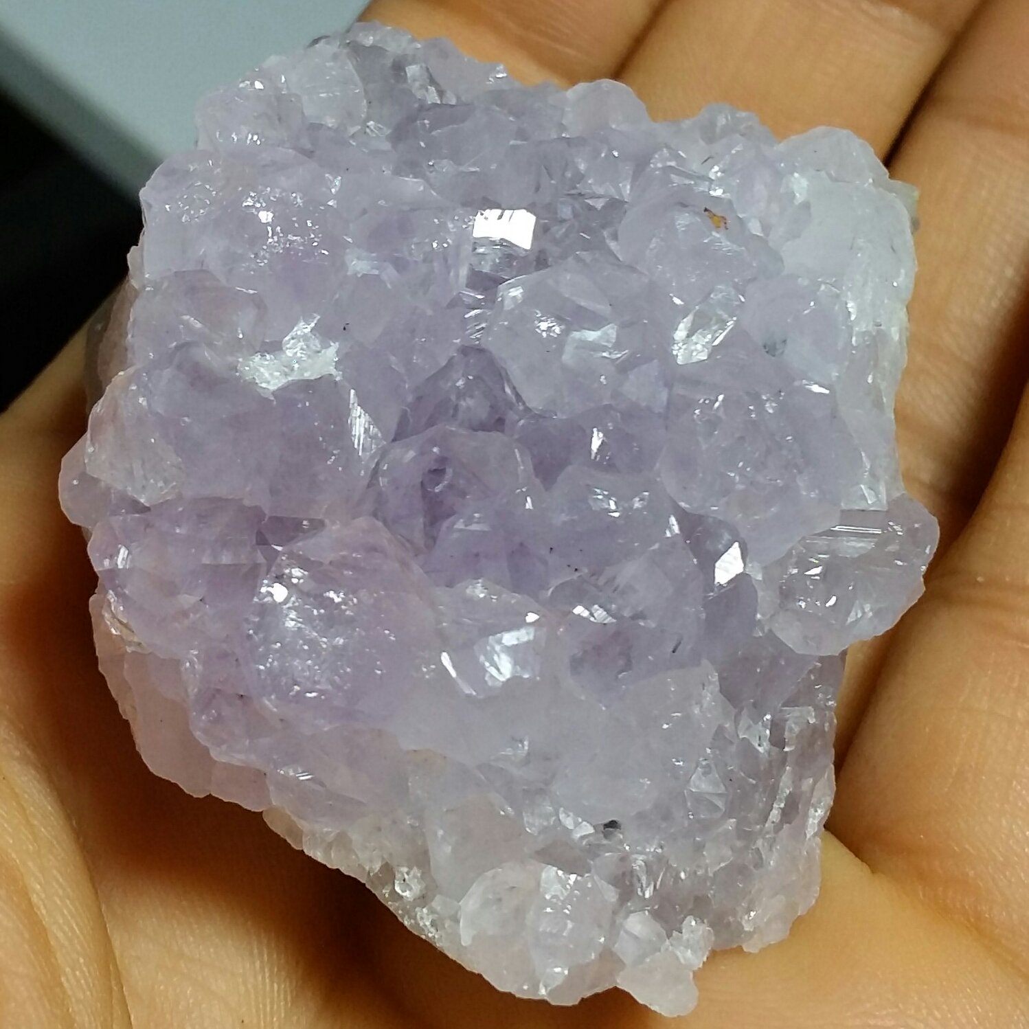 سنگ راف آمیتیس بلور درشت پر رنگ خارق العاده بسیار زیبا دیدنی کاملا طبیعی شاهکار خلقت خااااص
کد 8401