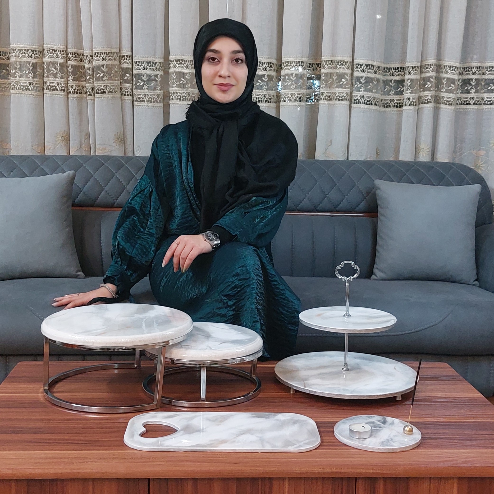استند دوقلو استند مزه طرح سنگ مرمر (جنس ام دی اف و رزین و پایه فلزی ) رنگ ثابت