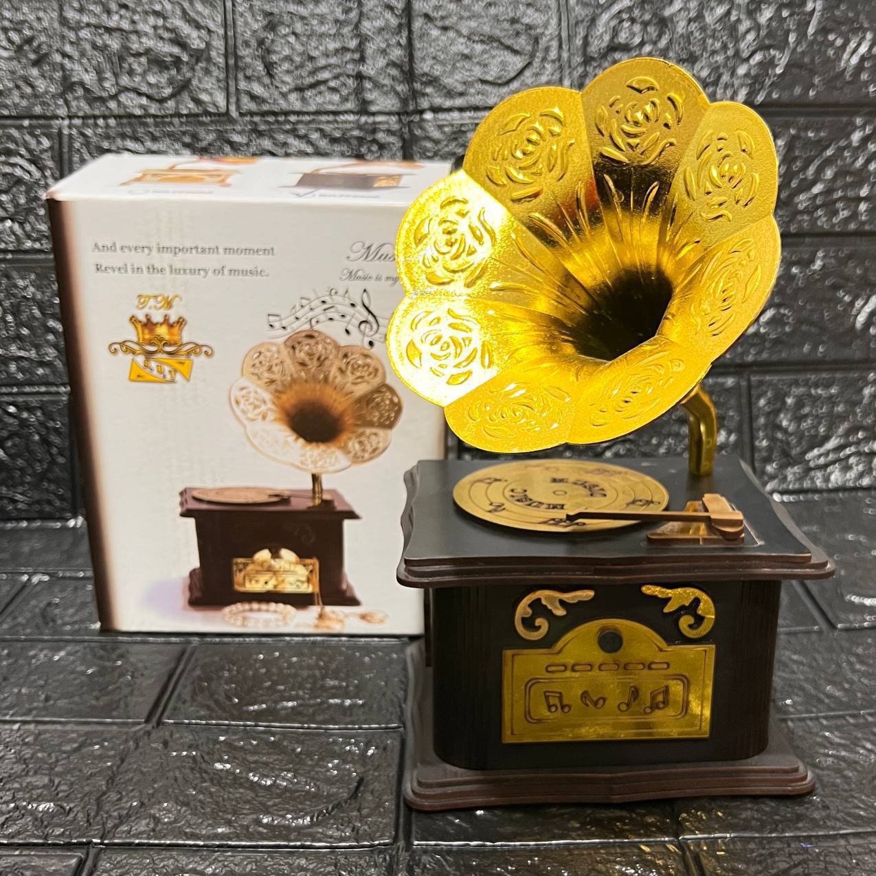 گرامافون دکوری