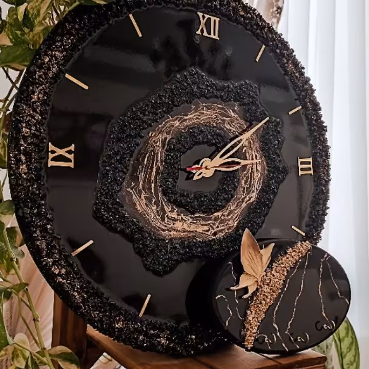 ساعت دیواری و جاکلیدی