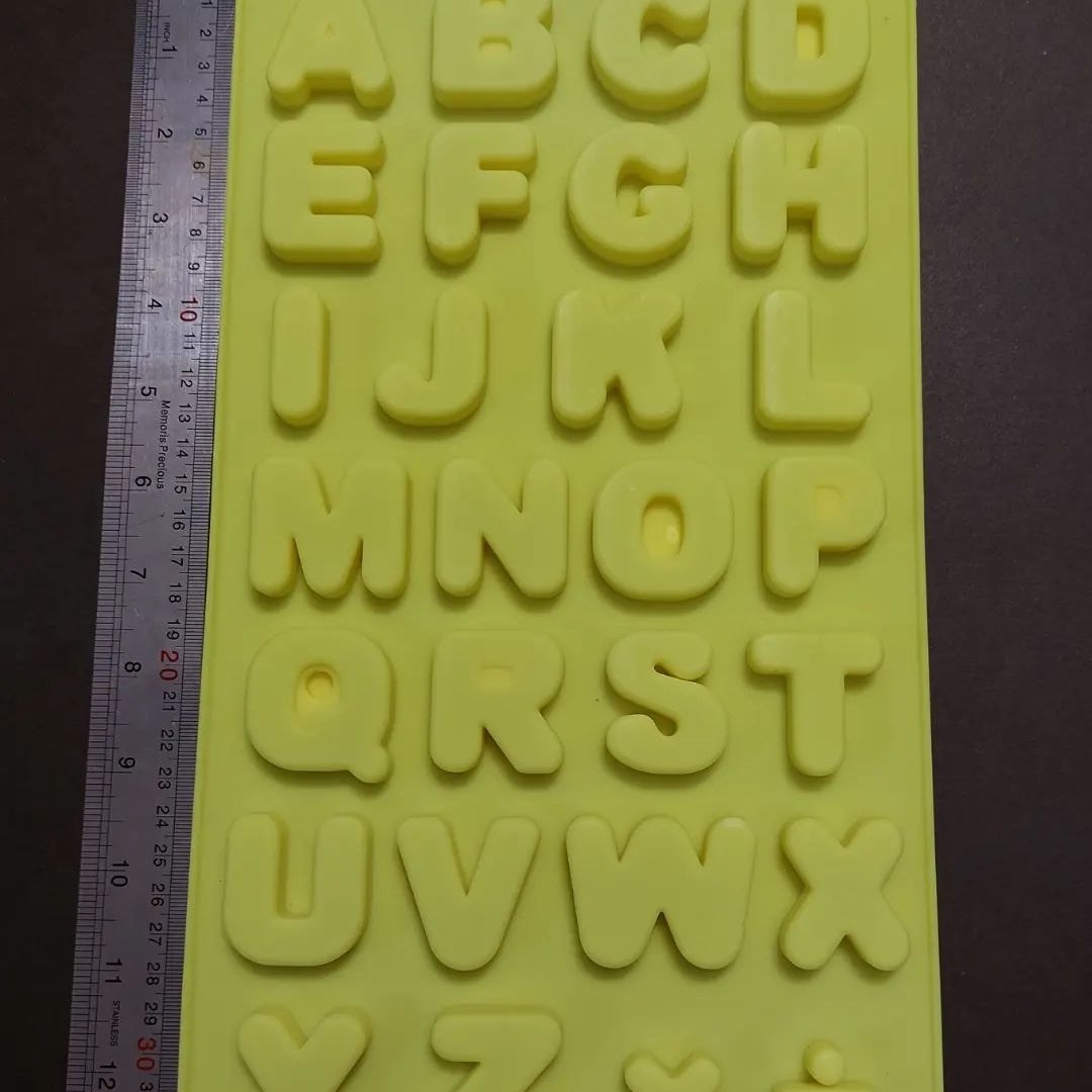 قالب سیلیکون حروف انگیلیسی سبز