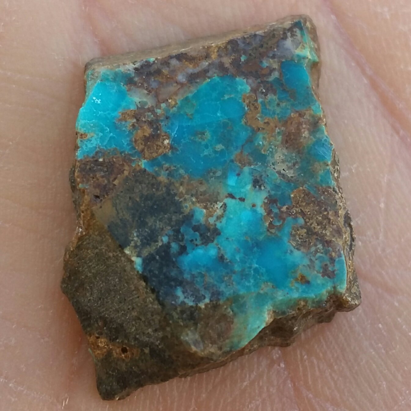 اسلایس سنگ راف فیروزه آبی محک خااص محشر اصل نیشابور 100 در 100 طبیعی شاهکار خلقت
مناسب جهت دکور و ساخت نگین