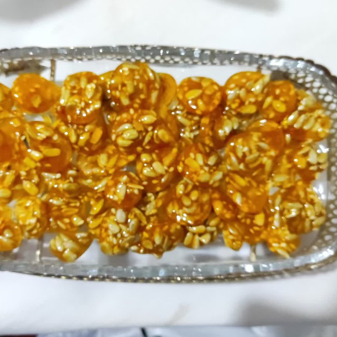 سوهان عسلی تخمه ای 250گرمی با مغز تازه و با کیفیت