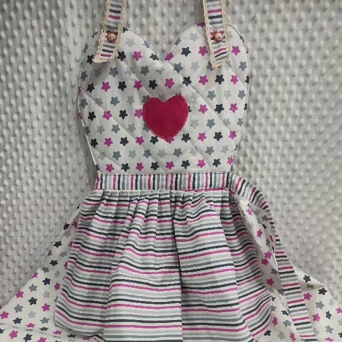 پیشبند دامن دار بالاتنه قلبی