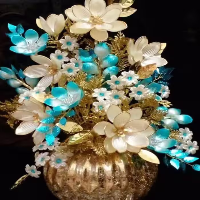 گل کریستالی شیک  با گلدان سفید