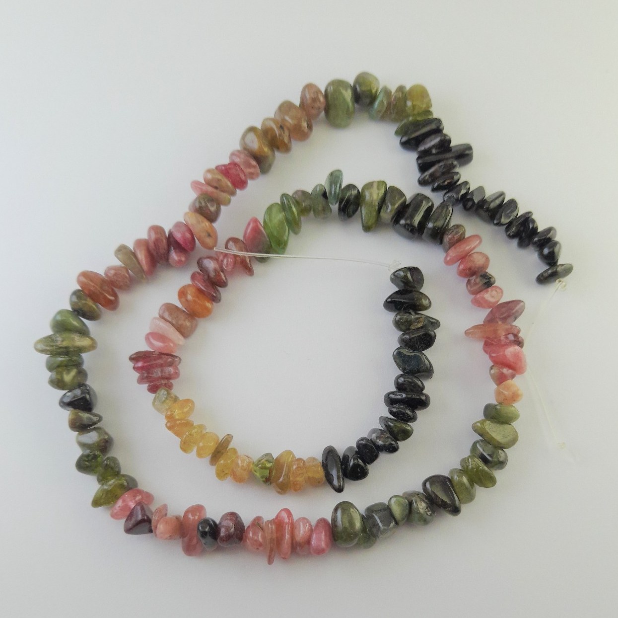 ریسه سنگ تورمالین دفرمه