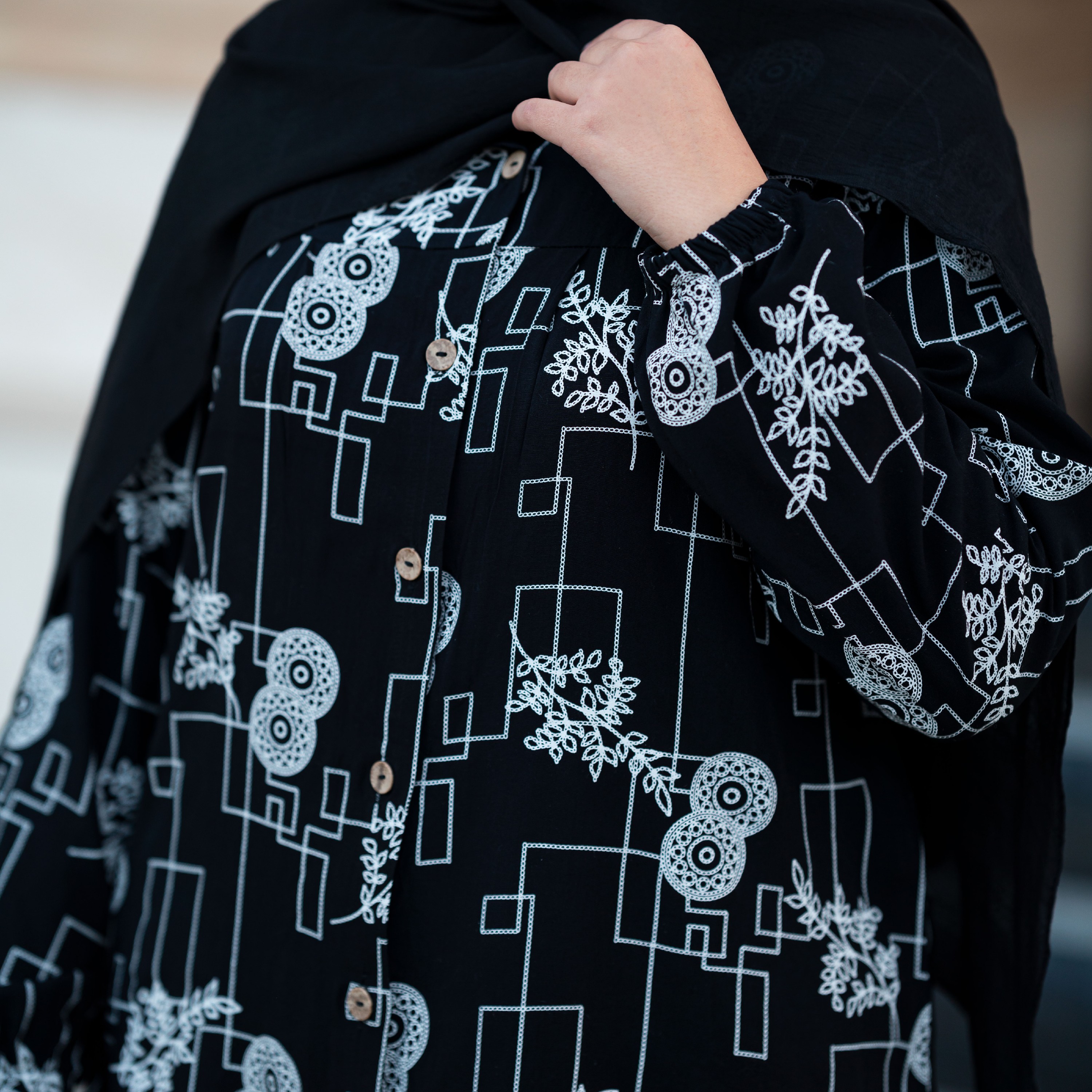 مانتو نخی مشکی سایز بزرگ چاپی سایز 6و7
