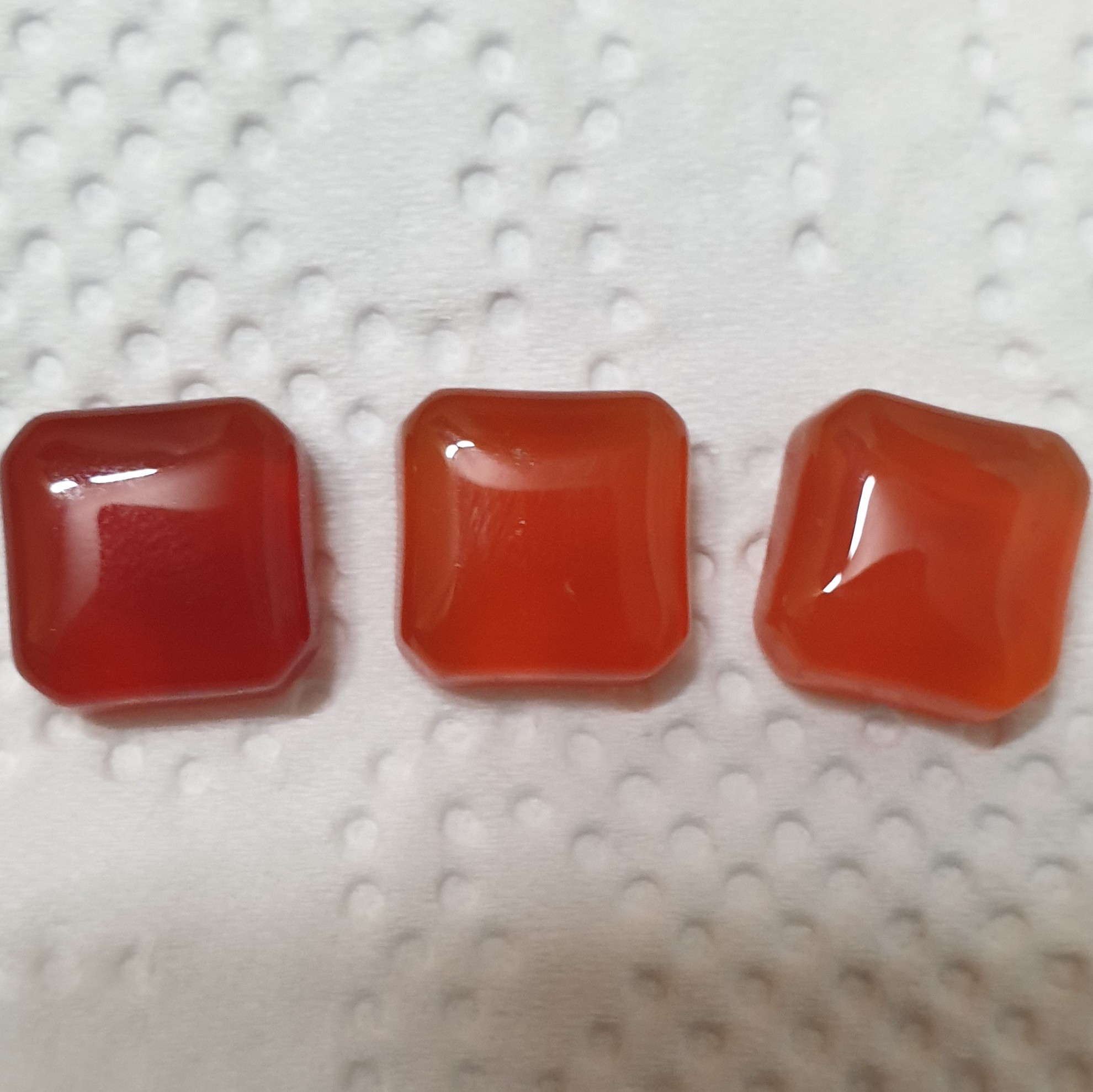 نگین عقیق یمنی مربع تراش بالشتی