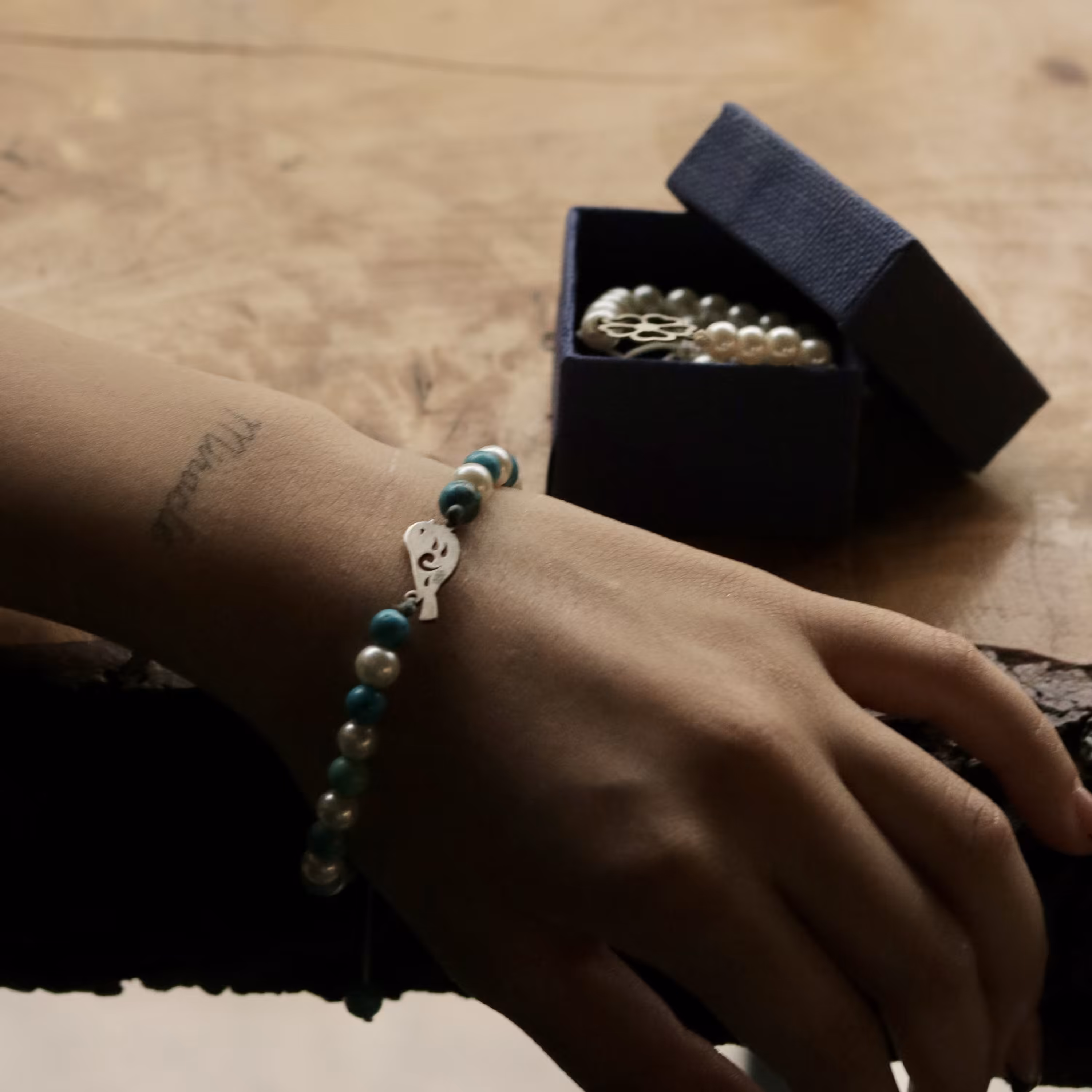 دستبند مروارید،فیروزه هندی ونقره مرغ آمین