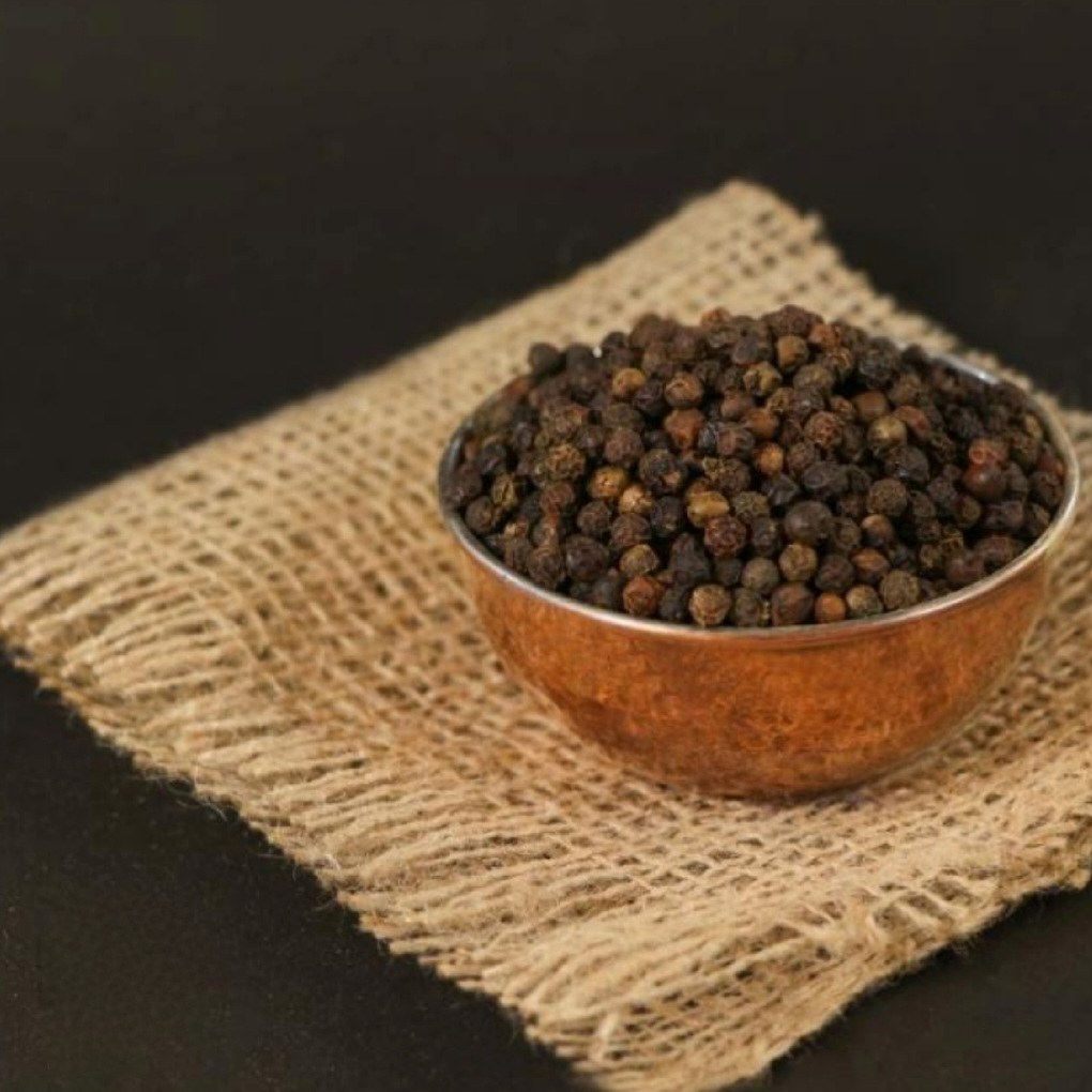 فلفل سیاه نکوبیده
