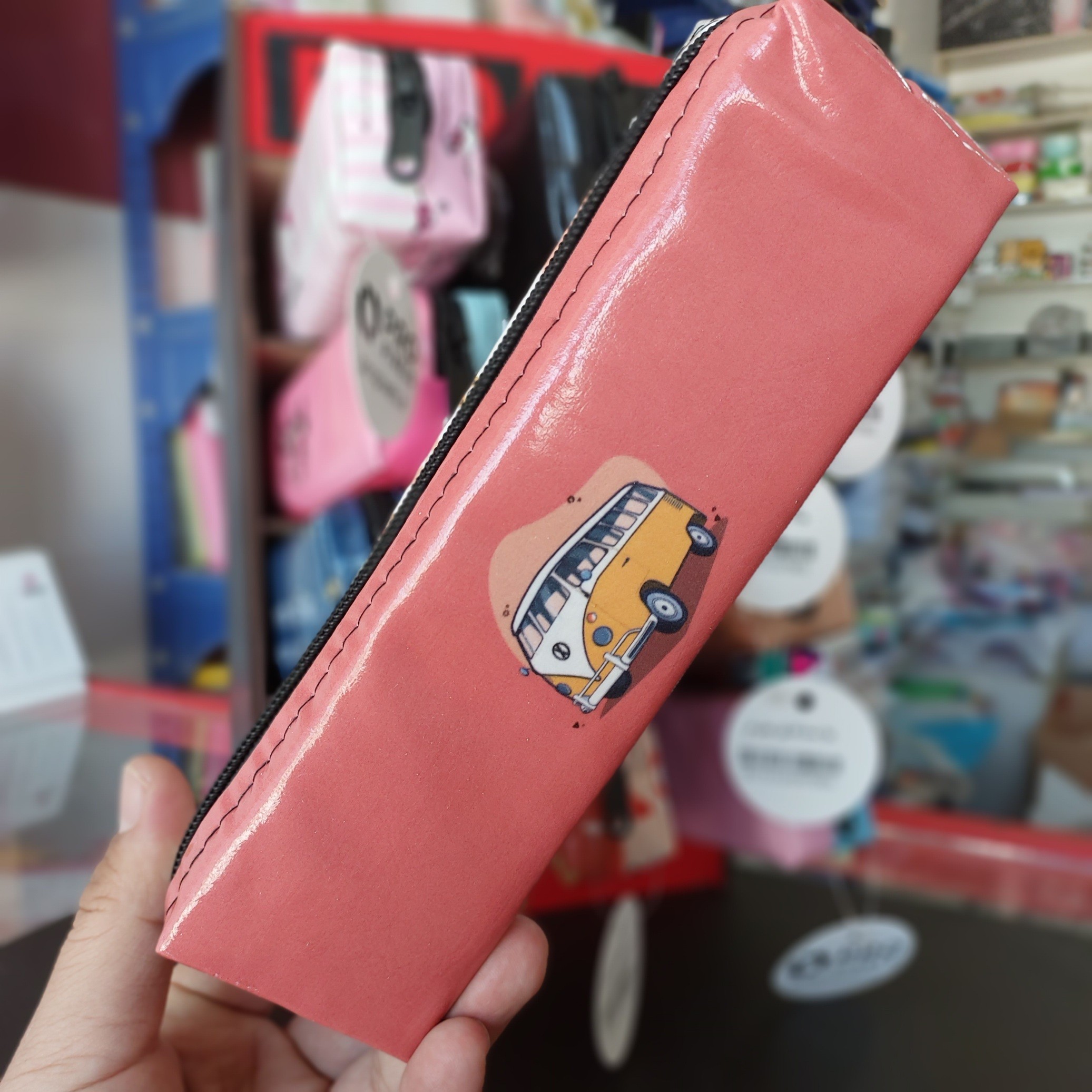 جامدادی تک زیپ چرم بچه گانه طرح اتوبوس