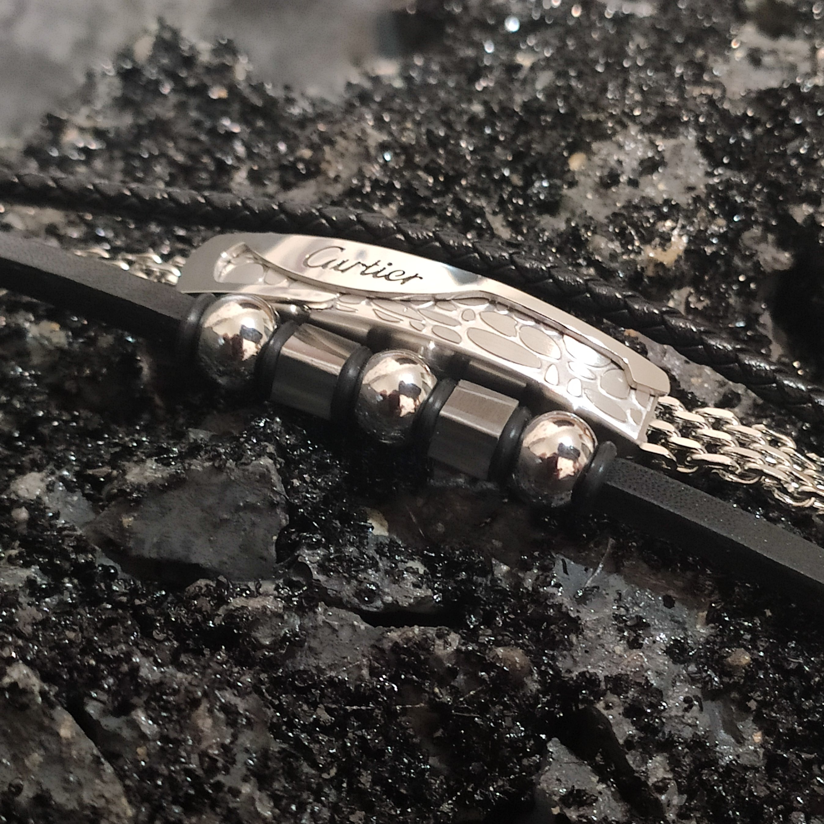 دستبند کارتیه سه لاین خانه فروشگاه سان اکسسوری بسیار شیک و زیبا رنگ ثابت قیمت 330000 تومان