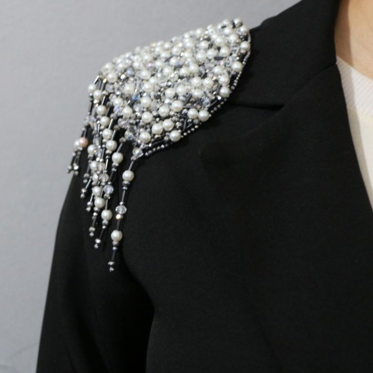 سردوشی جواهردوزی..قابل اتصال با سنجاق و یا دوخت بر روی لباس