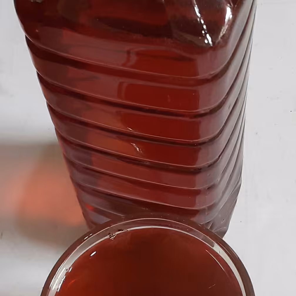 آبغوره خوش طمع ورنگ با مزه بسیار دلنشین بدون نمک یک و نیم لیتری سه ساله با بسته بندی کاملا بهداشتی