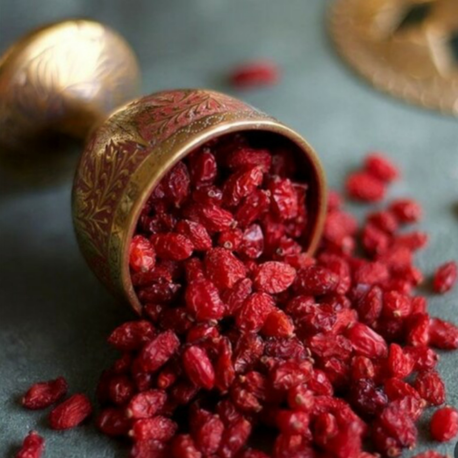 زرشک پفکی  10کیلویی  اصل قائنات درجه یک تضمین کیفیت دربسته بندی شیک