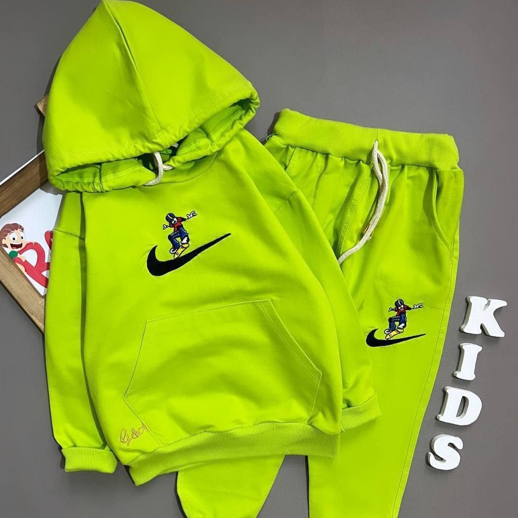 هودی و شلوار اسپرت